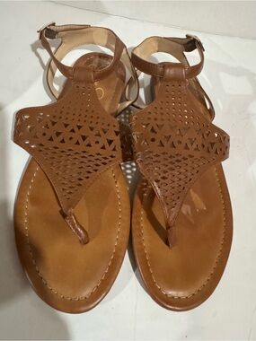 Jessica Simpson Brown Laser-Cut T-Strap Sandals